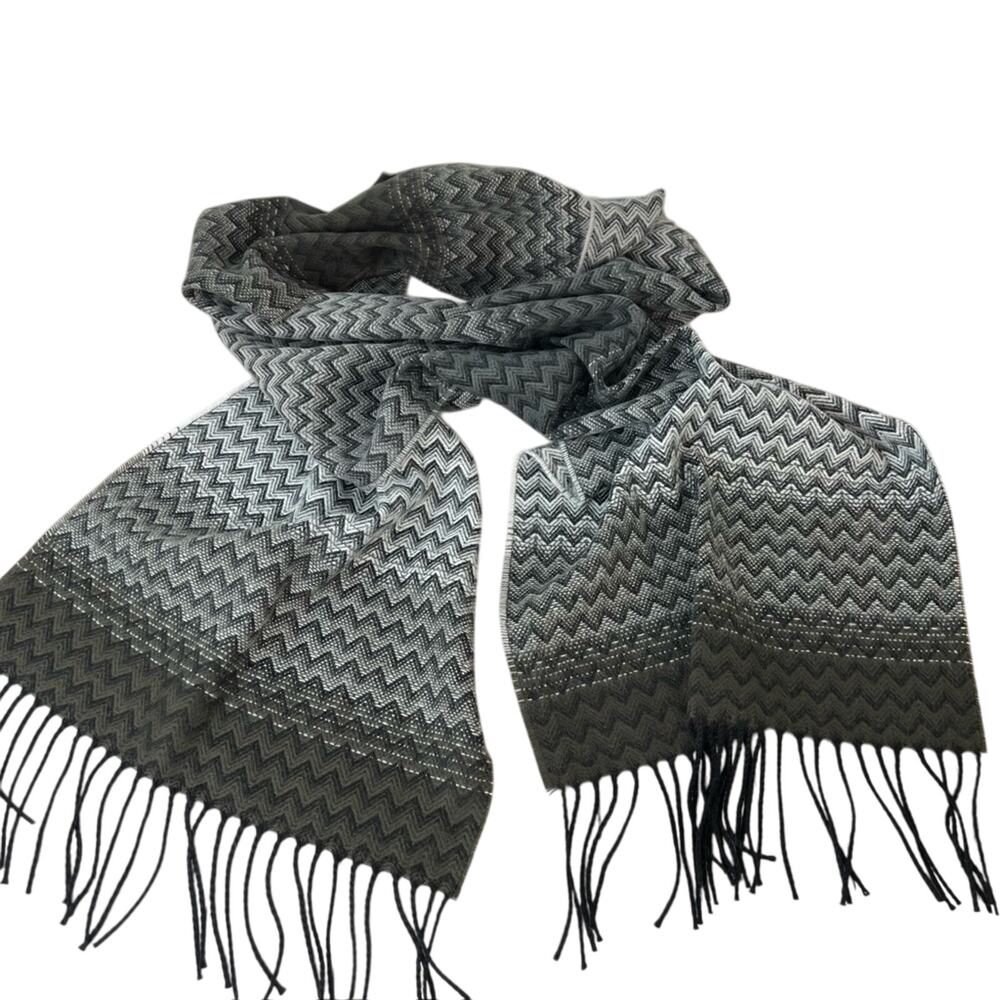D&Y softer than cashmere gray chevron print fringe scarf